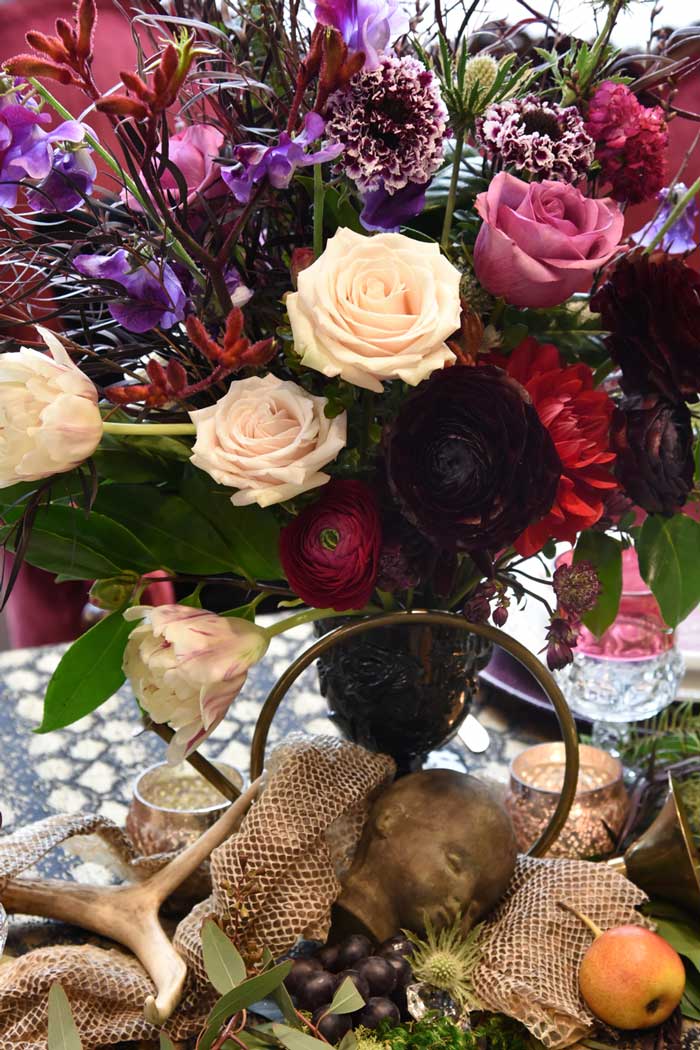Moody floral design, perfect for a halloween wedding or event!