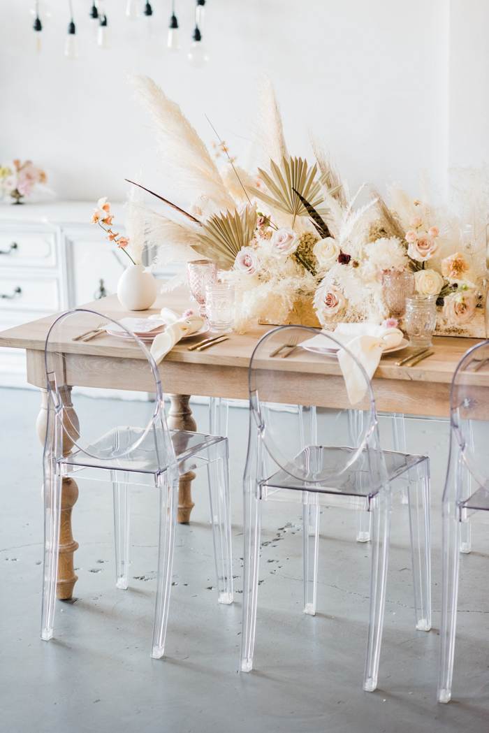 Ethereal Dry flowers with an elegant neutral tablescape for wedding inspiration.